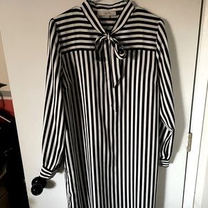 New loft dress with bow.